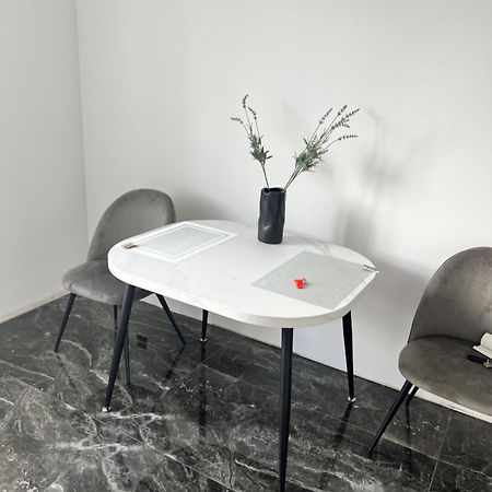 Люкс Апартаменти В Жкарена Та Жк Great House Rivne Esterno foto