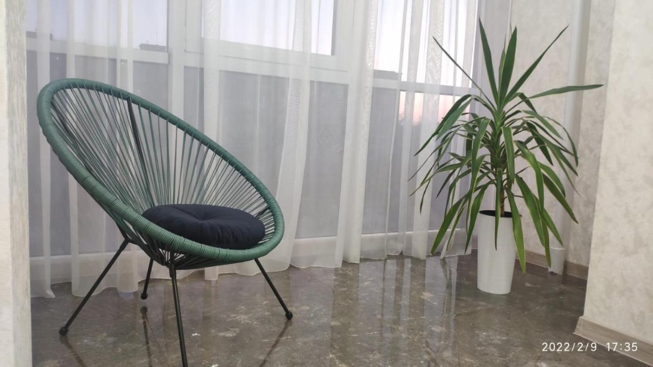 Люкс Апартаменти В Жкарена Та Жк Great House Rivne Esterno foto