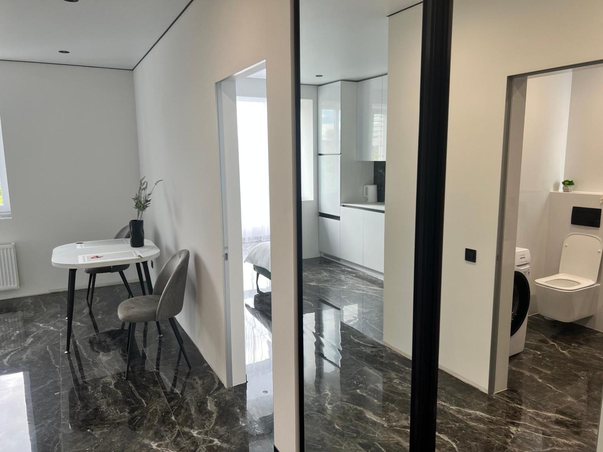 Люкс Апартаменти В Жкарена Та Жк Great House Rivne Esterno foto