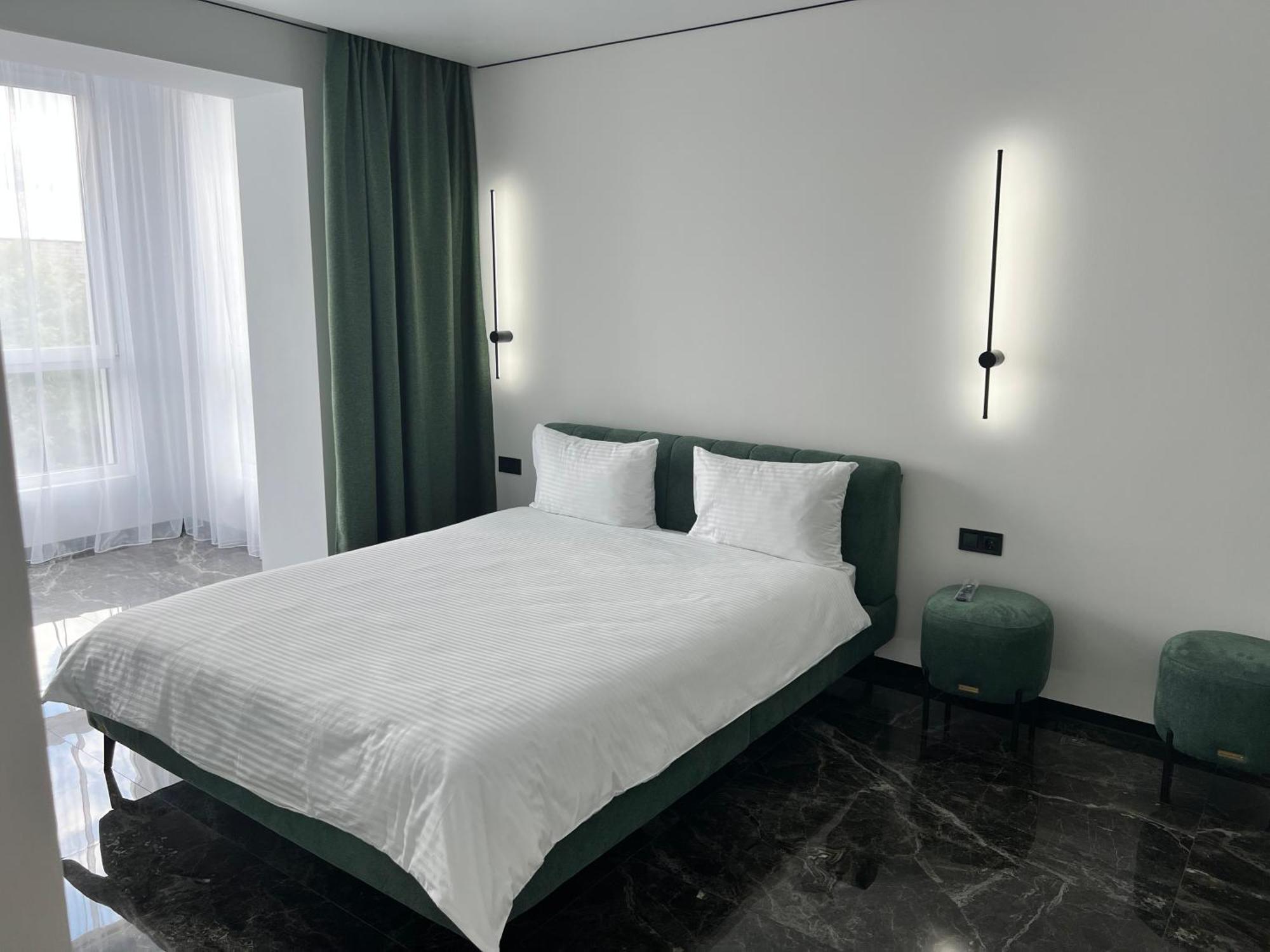 Люкс Апартаменти В Жкарена Та Жк Great House Rivne Esterno foto